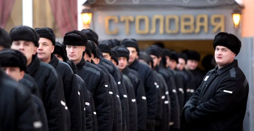 Armata lui Putin recurge la recrutarea de persoane fără adăpost în încercarea disperată de a crește numărul de trupe. Câți bani oferă recrutorii din armata rusă