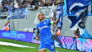 Cel mai bun om al Craiovei e în al nouălea cer: "E fantastic, suntem foarte fericiți". Mitriță a găsit ce căuta în jocul echipei sale: "El e tot ce aveam nevoie!"