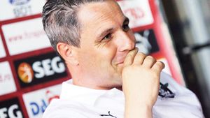 Șumudică atacă rivalele:** "E mai bine să pierzi cu adversari puternici decât să câștigi cu echipe de liga a doua"