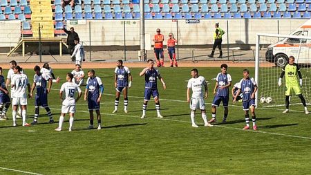 Nebunie la Botoșani! Echipa lui Marius Croitoru a condus cu 2-0 și 3-1, dar a pierdut amicalul jucat contra trupei din Liga 2 antrenată de Petre Grigoraș