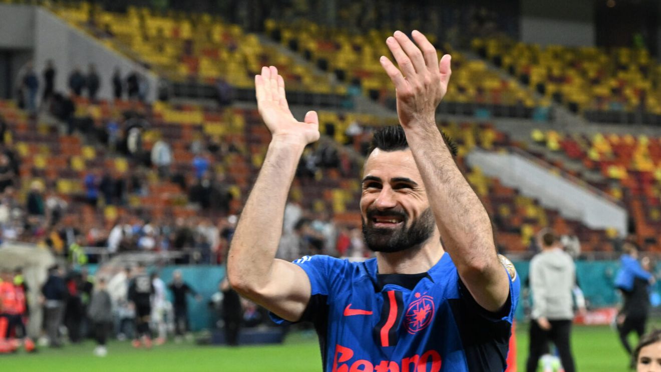 Lui Valentin Crețu nu-i pasă de nimic. Vacanță de „boier”: a făcut tumbe în piscina proprie, deși erau nori și ploua