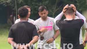 VIDEO | FCSB a efectuat primul antrenament de la Brașov! Imaginile pe care Alibec le vede de acasă după ce a fost pedepsit de Dică