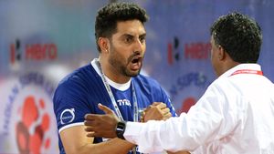 Omul de afaceri care deține Bollywood i-a șocat pe fotbaliștii români! „Era patronul echipei noastre. Ne-a scris pe grupul de WhatsApp” | VIDEO EXCLUSIV ProSport SPECIAL