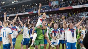 A jucat tot turneul final cu o tibie ruptă și a câștigat Campionatul European. Caz incredibil la naționala Angliei