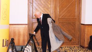 Mitică, șeful ligii profesioniste de PARTY!** Președintele LPF a făcut spectacol la petrecerea de sfârșit de an