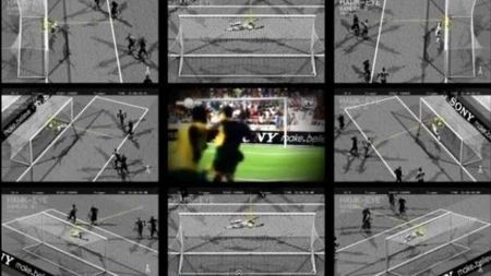 Stupoare în fotbal!** FOTO Asta e cea mai DUBIOASĂ‚ decizie din 2013! Mingea asta s-a văzut și din satelit, dar arbitrul a decis altceva