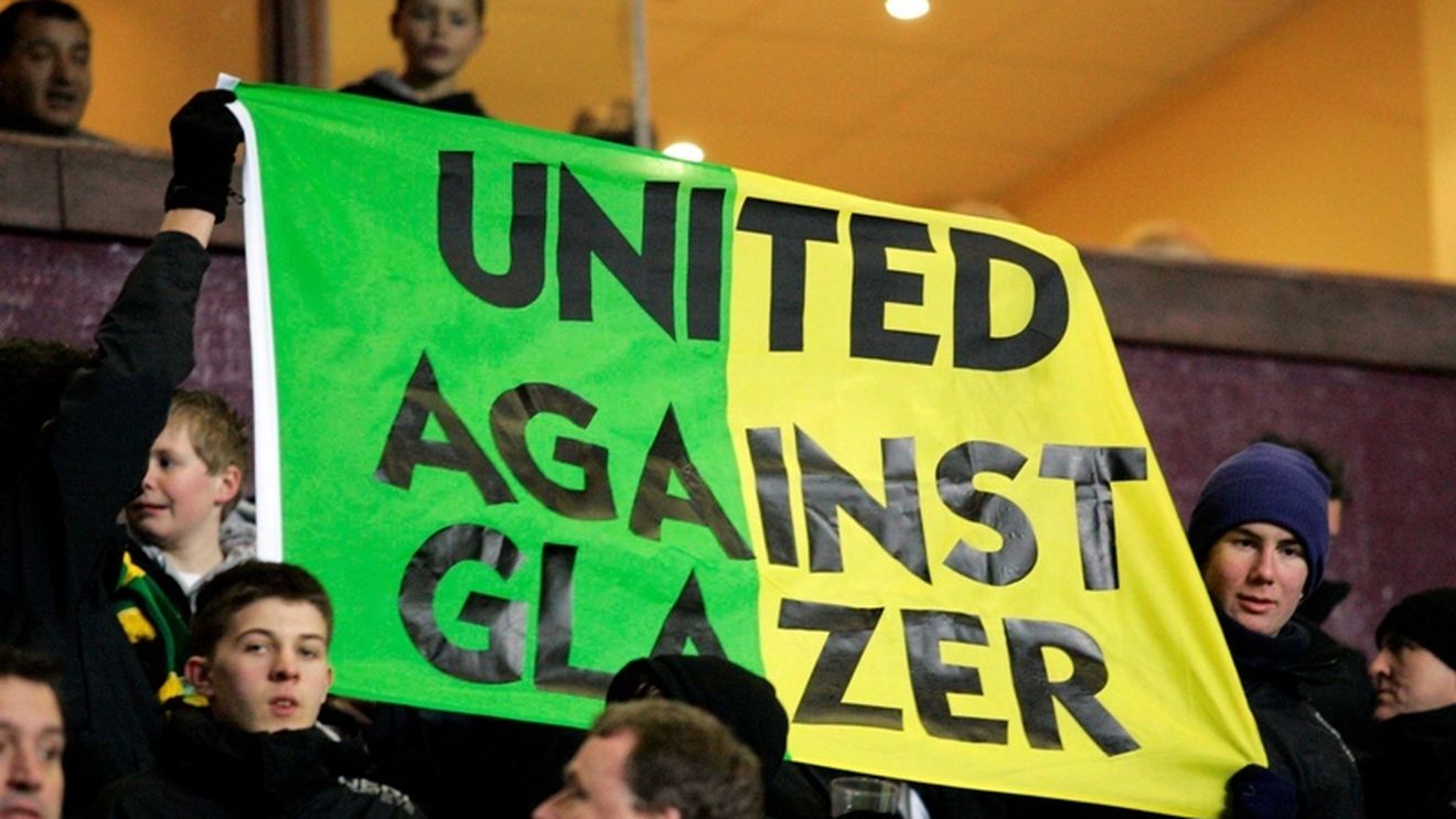VIDEO Zeci de mii de fani Man.United cântă contra patronilor:** "Iubim United, urâm familia Glazer!"
