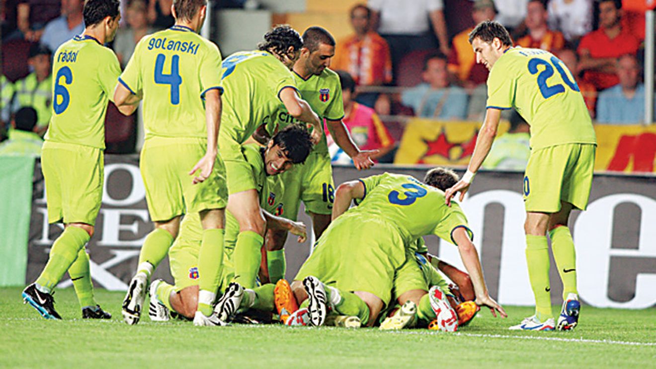 Steliștii așteaptă 7.000 de euro înaintea meciului cu Gloria