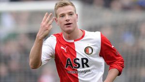 VIDEO** Cel mai prostesc gest al săptămânii! A explodat de fericire că a marcat, dar arbitrul l-a întâmpinat cu un 'cadou'