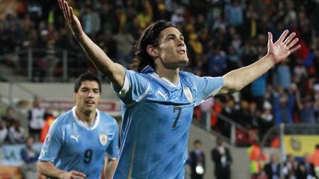 Napoli l-a cumpărat pe Cavani