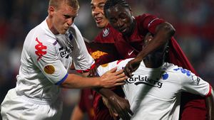 Traore, chemat lângă Van Nistelrooy