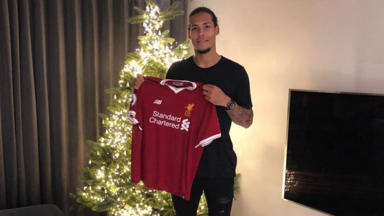 Ce lovitură! Liverpool i l-a "suflat" pe Van Dijk lui Manchester City. Suma astronomică pe care o vor plăti "cormoranii"