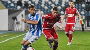 Vali Lazăr a dezvăluit unde va juca după ce a plecat de la Dinamo + Poveste fabuloasă cu Xavi: „A pierdut campionatul din cauza mea!”