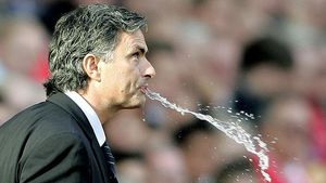 Victor Becali: "Vai de capul lui Mourinho dacă dă de Șahtior! Îl desființează Lucescu și se lasă de fotbal":)