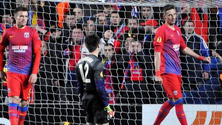 Steaua ar putea primi încă două lovituri. Reghecampf vrea să ofere 4 milioane de euro pentru a-i lua la Al Hilal pe Szukala și Pintilii