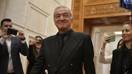 „Eu nu mă duc în viața mea să dau mâna cu Trump”. Gigi Becali critică dur politicienii români care merg în SUA pentru poze