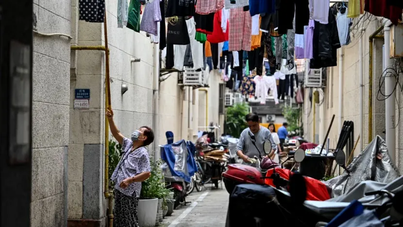 Shanghai închide un cartier cu 2,7 milioane de oameni pentru testarea anti-Covid. „Lockdown-ul va fi ridicat după ce vor fi recoltate probe”