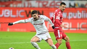 Conflict între fotbaliștii rapidiști din cauza lui Dinamo, după victoria cu rivala: „Este o echipă mică și nu știm să jucăm cu echipele mici” versus „Pentru mine va fi mereu o echipă mare, indiferent de locul în clasament”