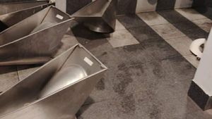 Imagini deplorabile! Dezastrul lăsat de fanii lui CFR Cluj pe Cluj Arena