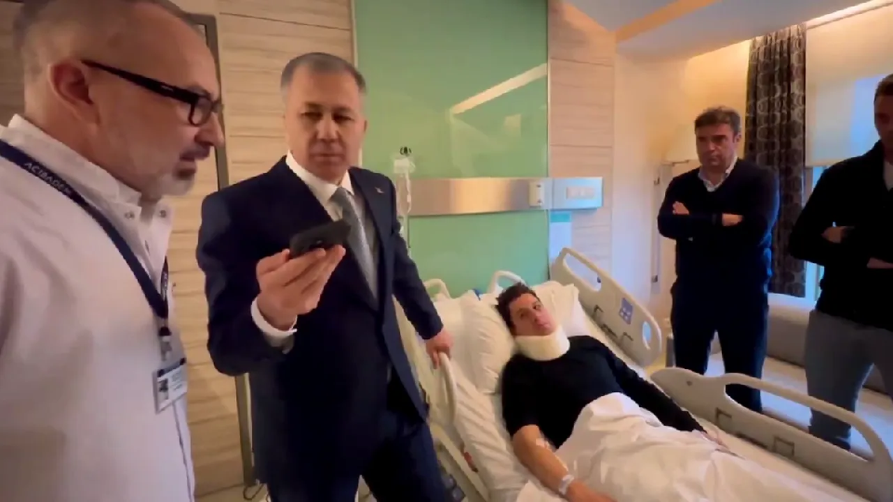 Primele imagini cu arbitrul Halil Umut Meler pe patul din spital, după ce a fost lovit cu bestialitate de bașkanul lui Ankaragucu! Cum arată și ce i-a spus, la telefon, președintele Recep Erdogan