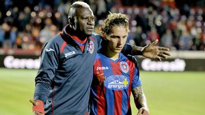 Ousmane N'Doye își începe cariera de antrenor, la 39 de ani. Clubul la care debutează în noua meserie: "Nu am venit aici Â«la miștoÂ». Am avut multe oferte, dar..."