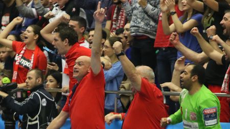 Ce le-a spus Constantin Ștefan jucătorilor în pauza finalei Dinamo - Constanța, când echipa lui avea deja un avans de 11 goluri 