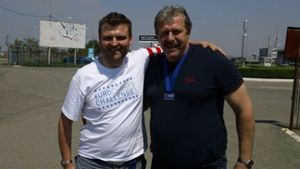 Cea mai TARE poveste a celor mai înfocați fani!** Au străbătut lumea pentru a lua autografe de la câștigătorii Ligii, dar au rămas blocați în România! VEZI MOTIVUL