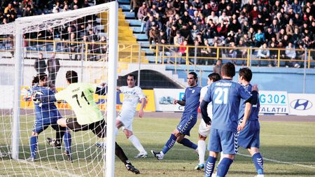 Ajutată de arbitri, Bistrița a învins Buzăul