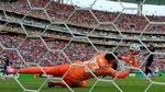 Marcelo Bielsa l-a dat de gol pe portarul Muslera! Scene rare: a cerut să fie înlocuit la pauză după gafa URIAȘĂ care a trimis Uruguayul acasă