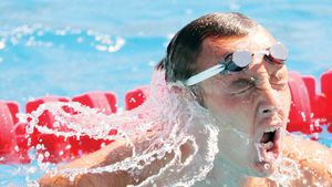 Florea nu a prins semifinala la 50 m spate