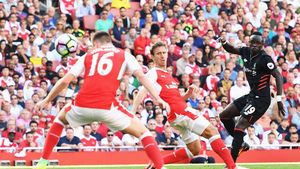 Show total în Premier League! Arsenal - Liverpool 3-4, în derby-ul primei runde. Manchester, victorie cu Bournemouth. City s-a chinuit cu Sunderland. Toate rezultatele