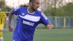 Boștină, prins între lumi paralele.** Se pregătește de 5 săptămâni cu o echipă, dar încă n-a fost legitimat. Cum a ajuns în această situație: