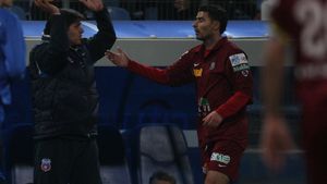 Lacatus s-a injurat cu Trica