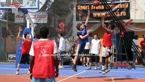 Pregătirea pentru BAC se face la... Sport Arena Streetball by Timex