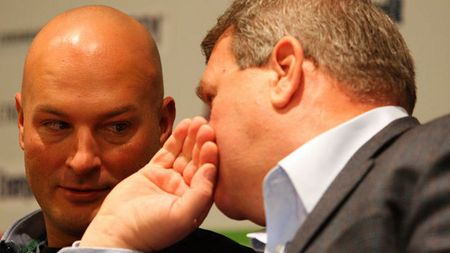 Nebunie a la Cluj!** CFR-ul a schimbat numele antrenorului în ultima clipă! Paszkany confirmă: "Da, vine el!"