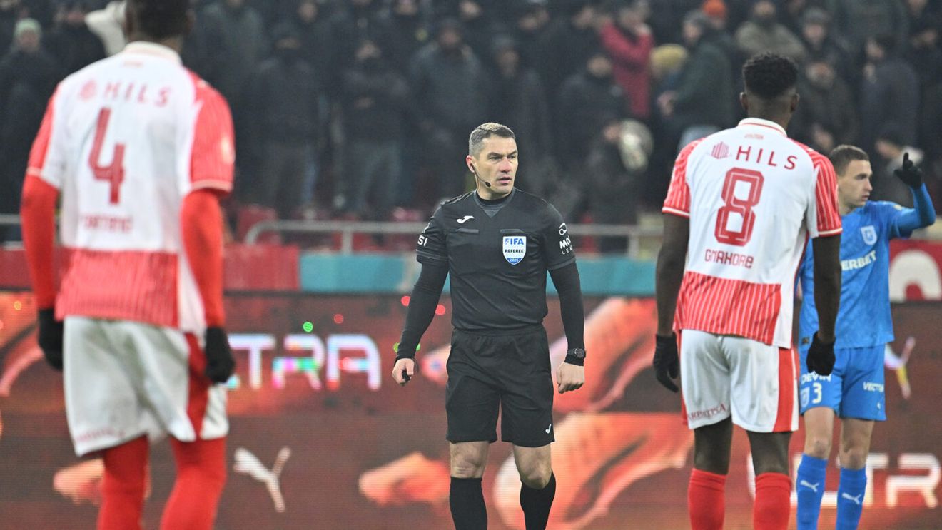 Gest IRESPONSABIL! Istvan Kovacs, lovit cu un obiect aruncat de fanii lui Dinamo. Cum a reacționat arbitrul