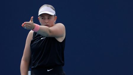Jelena Ostapenko nu a acceptat înfrângerea de la Miami și a oferit un nou moment controversat! Ce i-a reproșat adversarei când s-au întâlnit la fileu | VIDEO