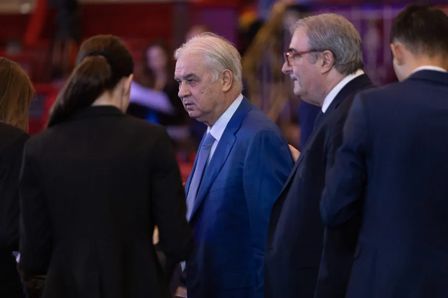 Anghel Iordănescu a antrenat România în perioadele 1993-1998, 2002-2004 și 2014-2016