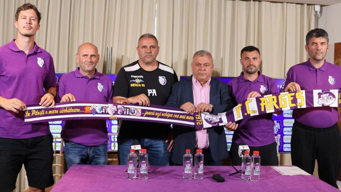 I-a făcut pe plac sponsorului! CFC Argeș a anunțat despărțirea de doi dintre conducătorii săi: ”Le urăm mult succes în continuare! Lucrăm la o nouă organigramă”