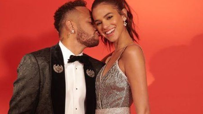 Neymar s-a despărțit de iubita care i-a stat alături încă de când juca la Santos. Se vorbea despre nuntă, dar a venit "ruptura"