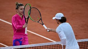 „Simona Halep trebuie să pună mâna pe telefon și să o caute!" Halep, sfătuită să îi fure secretul lui Swiatek