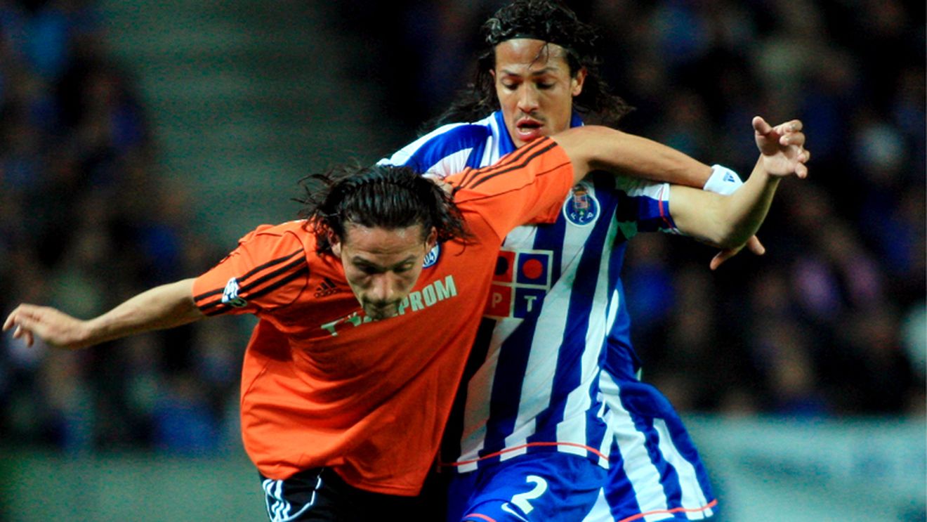 Schalke, în sferturi după penalty-uri