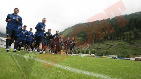 Super galerie FOTO** Primul antrenament al Stelei în Austria! VEZI ce indicații a dat Levi și care e jucătorul de care s-a îndrăgostit