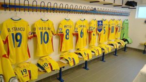 "Palma aia... mai bine să și-o dea el!". Recomandare pentru Budescu de la un fost jucător al naționalei