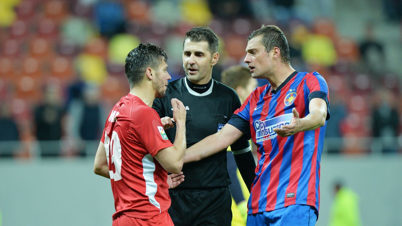 
Duckadam, declarații incendiare: "Nu avem nicio șansă să luăm titlul, noi plecăm de la 0-1, ASA de la 1-0. Jucăm și contra arbitrilor,  trebuie să dăm 10 goluri să câștigăm"