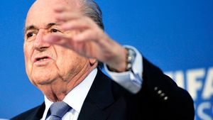 S-a umplut paharul?** Eroarea care a privat-o pe Ucraina de un gol contra Angliei l-a convins pe Blatter: "E NECESAR să avem tehnologie video"