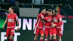 Reîncepe sezonul și pentru Dinamo! Ce veste au primit „câinii” după ședința de azi de la LPF | EXCLUSIV