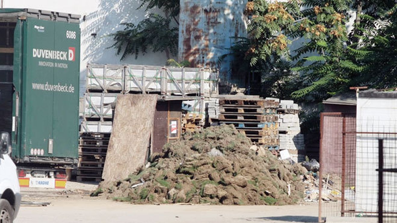 Al doilea, tot la gunoi!** A treia suprafață de iarbă ce va fi montată pe Național Arena costă 1 milion de euro