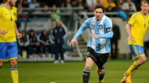 VIDEO: Scena serii în Europa.** Un fan a păstruns pe teren la partida Argentina - Suedia și s-a dus țintă spre Messi. Faza s-a încheiat emoționant :)