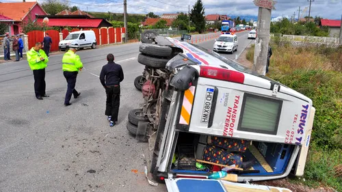 Opt juniori ai unui club de fotbal din Făgăraș, la spital după un accident rutier!** Microbuzul lor s-a răsturnat pe DN 1